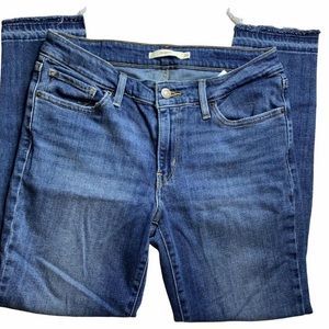 *SOLD ON MERCARI* LEVI’S 711 SKINNY ANKLE JEANS